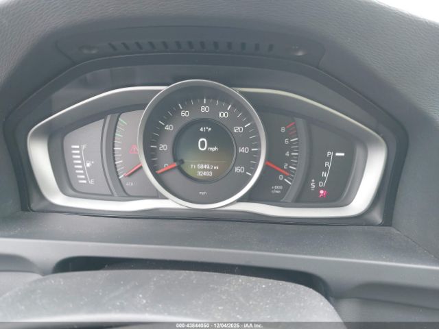 2018 VOLVO V60 YV140MEL7J2380529 Photo 6
