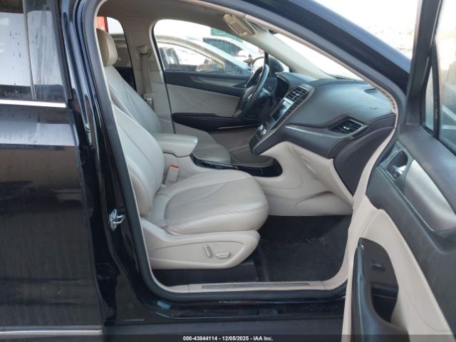 2017 LINCOLN MKC 5LMCJ1C91HUL22248 Photo 4