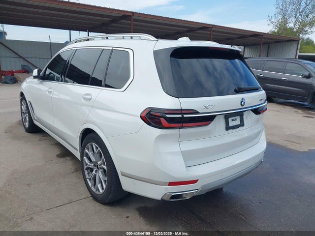 2024 BMW X7 5UX23EM07R9U05416 Photo 2