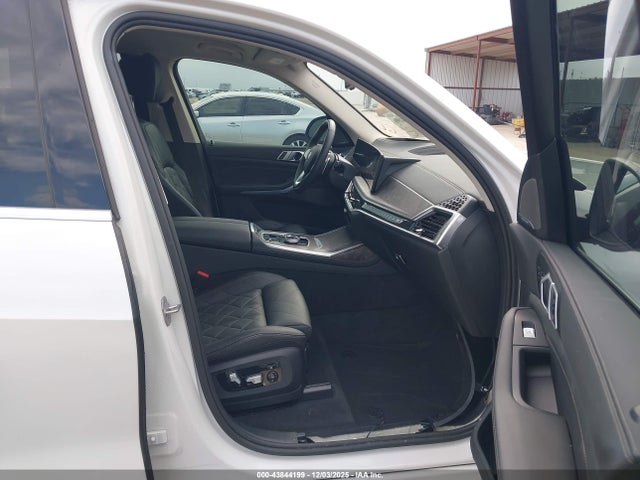 2024 BMW X7 5UX23EM07R9U05416 Photo 4