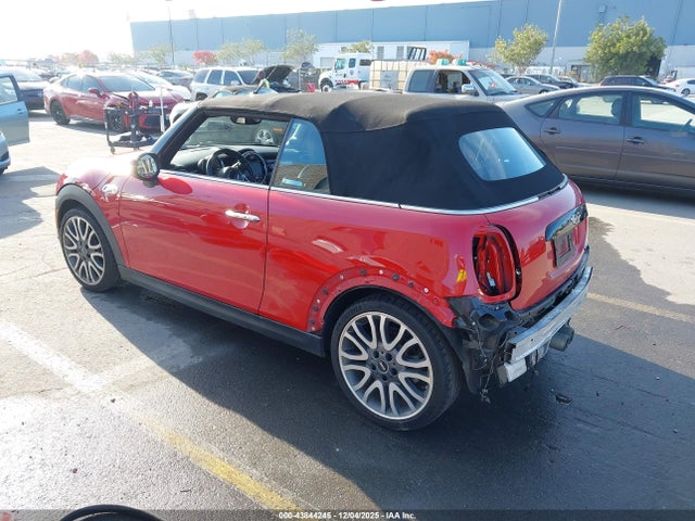 2018 MINI CONVERTIBLE WMWWG9C58J3D22645 Photo 2