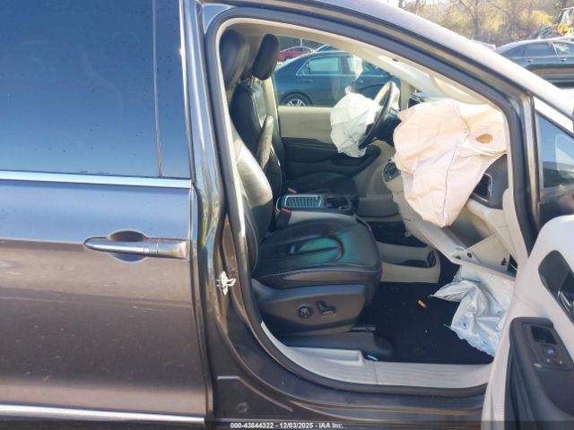 2019 CHRYSLER PACIFICA 2C4RC1GG1KR731522 Photo 4