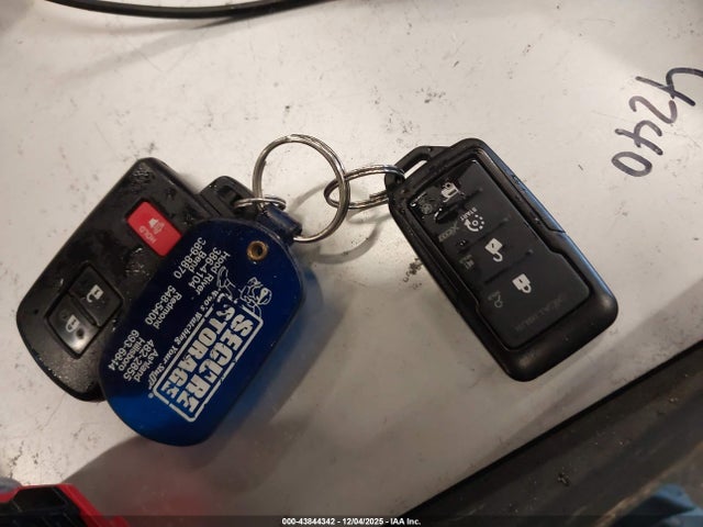 Toyota Rav4 Xle 2018 2T3RFREV8JW802243 Image 11
