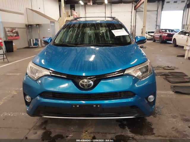 Toyota Rav4 Xle 2018 2T3RFREV8JW802243 Image 13