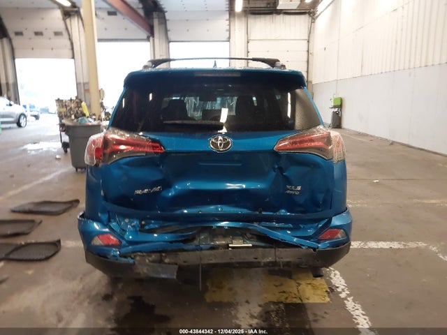 Toyota Rav4 Xle 2018 2T3RFREV8JW802243 Image 17