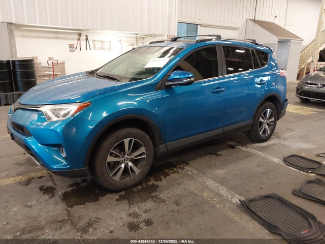 Toyota Rav4 Xle 2018 2T3RFREV8JW802243 Image 2