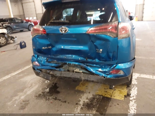 Toyota Rav4 Xle 2018 2T3RFREV8JW802243 Image 6