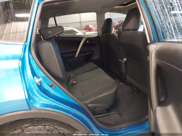 Toyota Rav4 Xle 2018 2T3RFREV8JW802243 Image 8