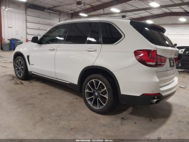 2017 BMW X5 5UXKR0C35H0X77630 Photo 2