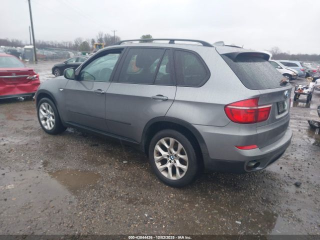 2011 BMW X5 5UXZV4C56BL411314 Photo 2