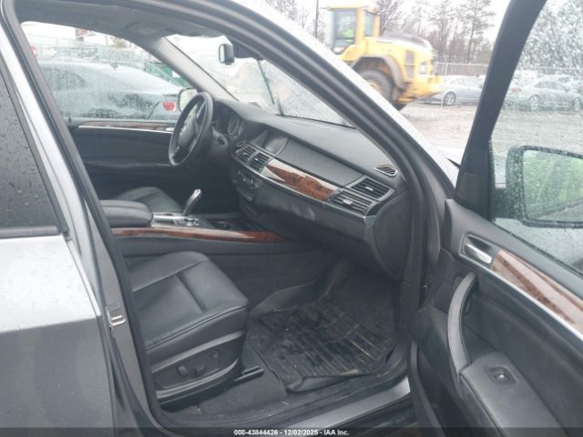 2011 BMW X5 5UXZV4C56BL411314 Photo 4