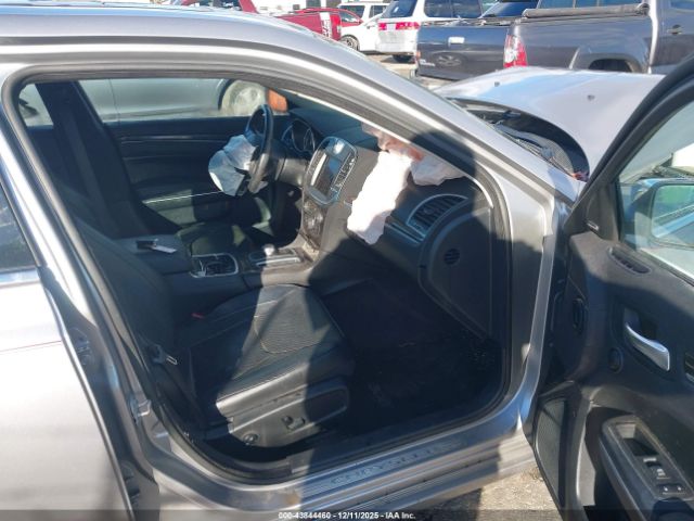 2017 CHRYSLER 300C 2C3CCAEG5HH570328 Photo 4