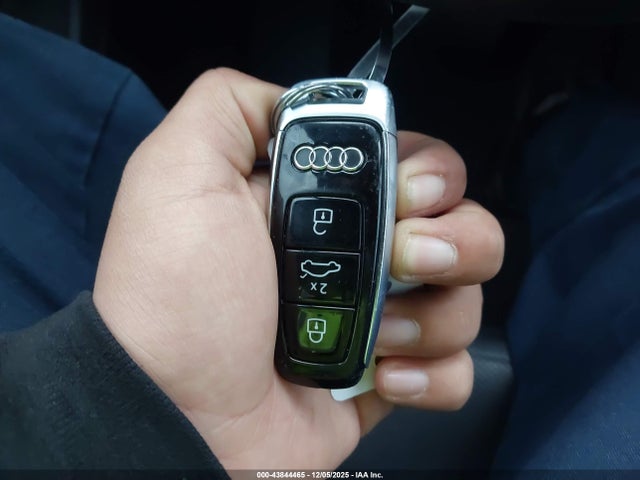 2019 AUDI Q8 WA1EVAF1XKD040007 Photo 10