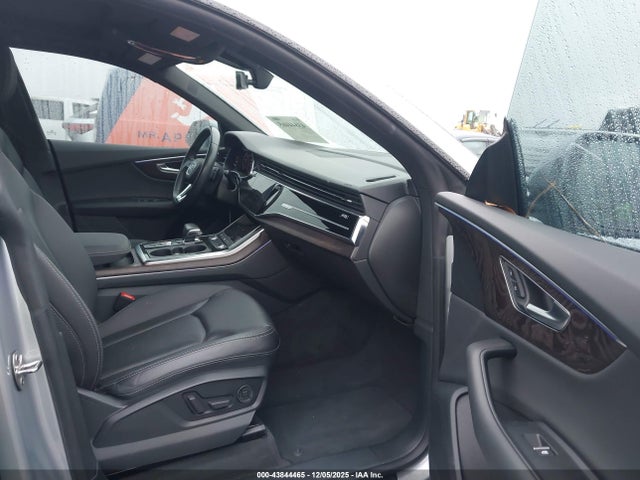 2019 AUDI Q8 WA1EVAF1XKD040007 Photo 4