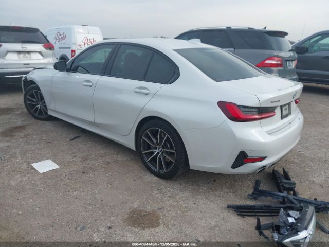 2022 BMW 330I 3MW5R1J0XN8C28646 Photo 2