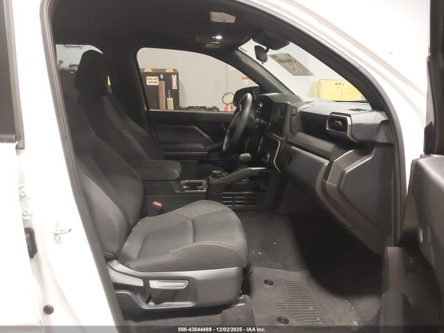 Toyota 4RUNNER SR5 2025 JTEVA5BR7S5005273 Image 5