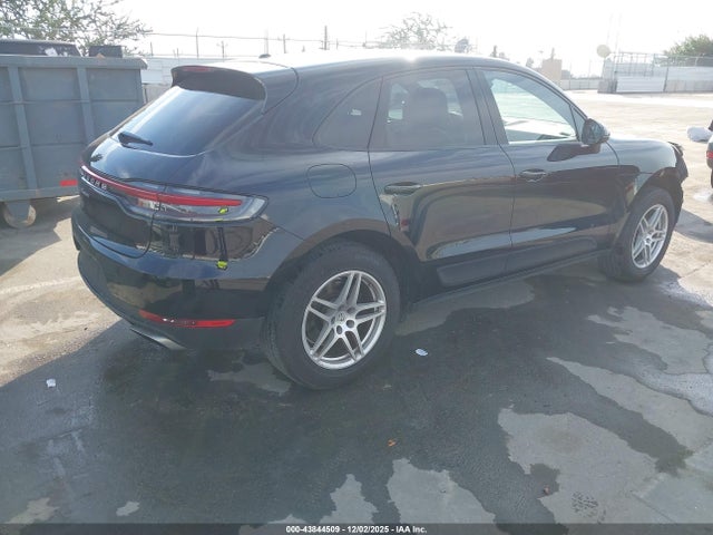 2020 PORSCHE MACAN WP1AA2A59LLB02504 Photo 3
