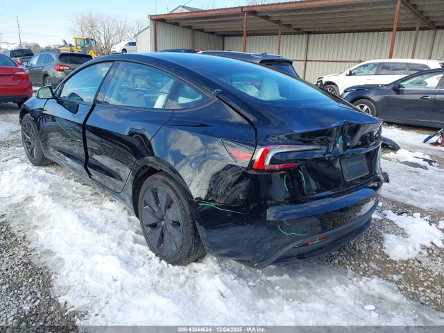 2025 TESLA MODEL 3 5YJ3E1EA3SF969396 Photo 2