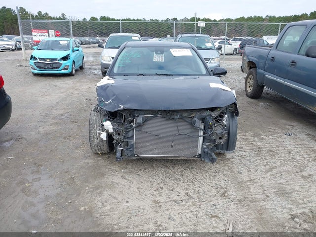 4T1T11AK7NU041138 Toyota CAMRY SE