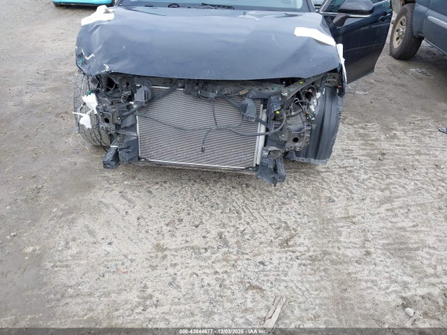 4T1T11AK7NU041138 Toyota CAMRY SE