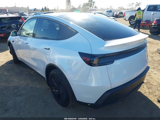2026 TESLA MODEL Y 7SAYGDED7TA463244 Photo 2