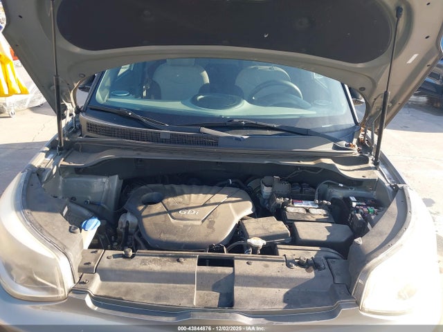 KNDJN2A27F7218230 KIA Soul