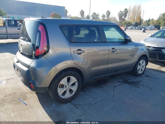KNDJN2A27F7218230 KIA Soul