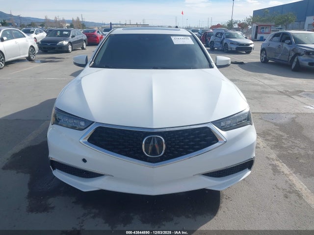 Acura j35y6 2018 19UUB3F58JA003080 Image 12
