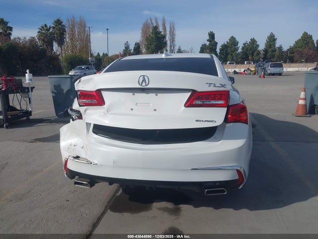Acura j35y6 2018 19UUB3F58JA003080 Image 16