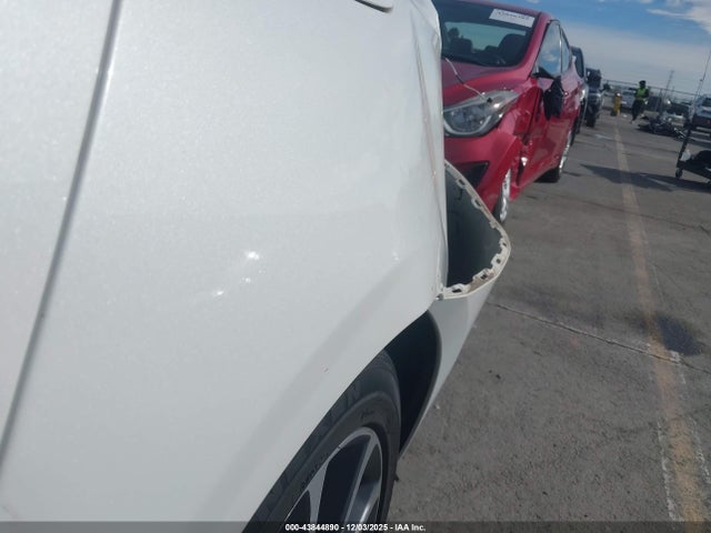 Acura j35y6 2018 19UUB3F58JA003080 Image 20