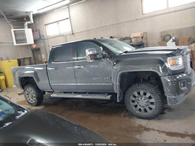 Продаж на аукціоні авто 2015 Gmc Sierra 2500hd Denali, vin: 1GT120E84FF618215, номер лоту: 43844972