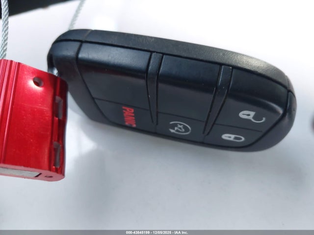 43845199 :رقم المزاد ، ZACCJBCT0GPC74542 vin ، 2016 Jeep Renegade Trailhawk مزاد بيع