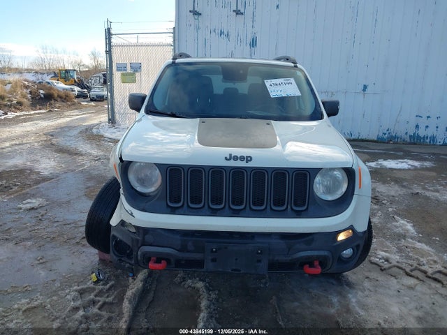 43845199 :رقم المزاد ، ZACCJBCT0GPC74542 vin ، 2016 Jeep Renegade Trailhawk مزاد بيع