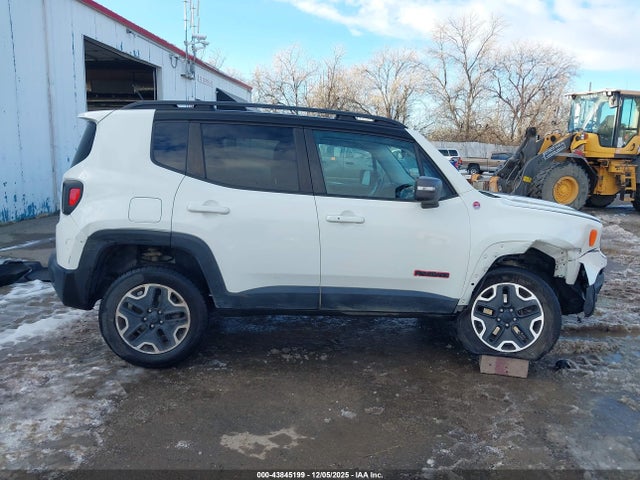43845199 :رقم المزاد ، ZACCJBCT0GPC74542 vin ، 2016 Jeep Renegade Trailhawk مزاد بيع