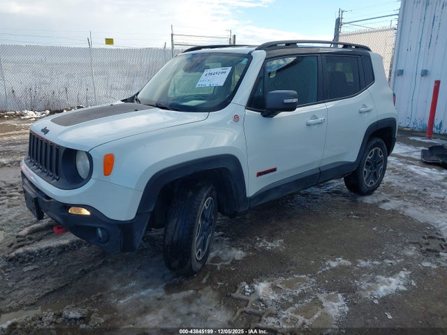 43845199 :رقم المزاد ، ZACCJBCT0GPC74542 vin ، 2016 Jeep Renegade Trailhawk مزاد بيع