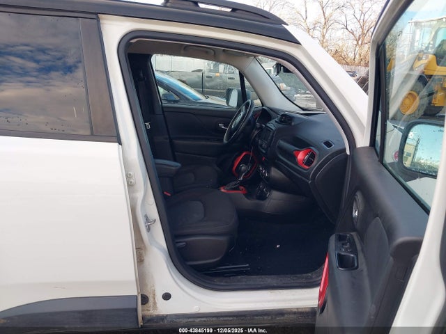 43845199 :رقم المزاد ، ZACCJBCT0GPC74542 vin ، 2016 Jeep Renegade Trailhawk مزاد بيع