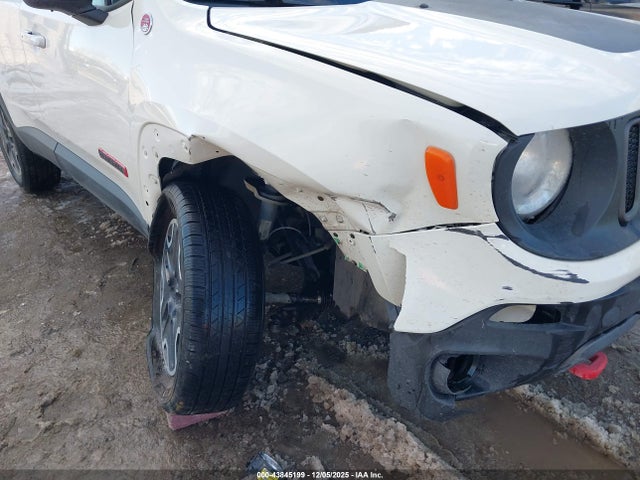 43845199 :رقم المزاد ، ZACCJBCT0GPC74542 vin ، 2016 Jeep Renegade Trailhawk مزاد بيع