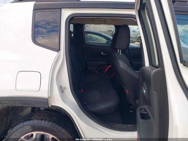 43845199 :رقم المزاد ، ZACCJBCT0GPC74542 vin ، 2016 Jeep Renegade Trailhawk مزاد بيع