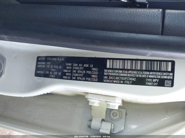 43845199 :رقم المزاد ، ZACCJBCT0GPC74542 vin ، 2016 Jeep Renegade Trailhawk مزاد بيع