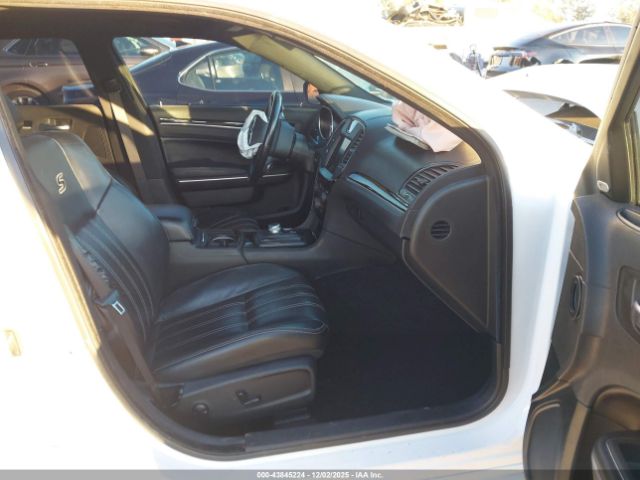 2022 CHRYSLER 300 2C3CCABTXNH120901 Photo 4