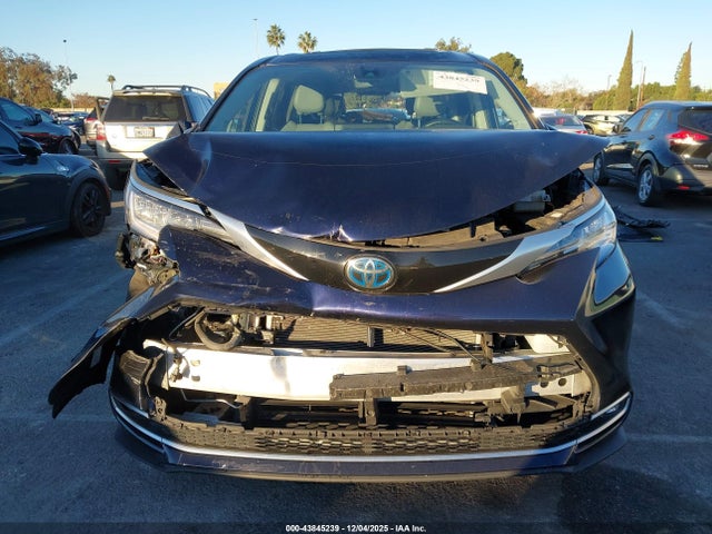 5TDZSKFC7PS103549 Toyota Sienna Limited