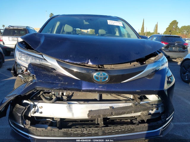 5TDZSKFC7PS103549 Toyota Sienna Limited