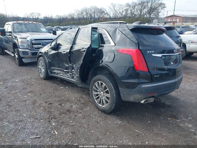 2017 CADILLAC XT5 1GYKNDRS3HZ268967 Photo 2