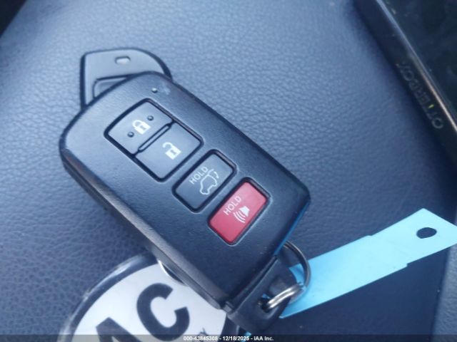 2018 TOYOTA RAV4 JTMDFREV6JD235912 Photo 10