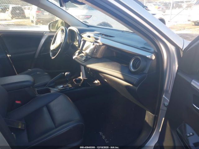 2018 TOYOTA RAV4 JTMDFREV6JD235912 Photo 4