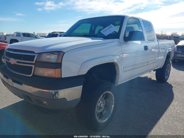 43845388 :رقم المزاد ، 1GCEK19B65E121703 vin ، 2005 Chevrolet Silverado 1500 Z71 مزاد بيع