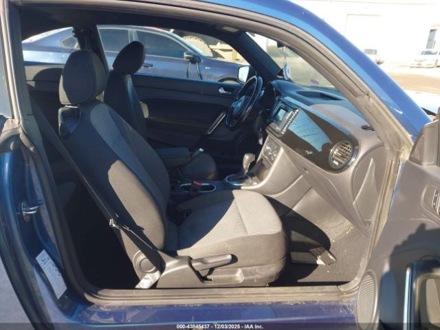 2018 VOLKSWAGEN BEETLE 3VWFD7AT9JM716679 Photo 4