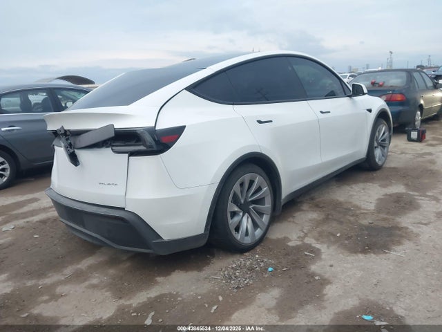 2026 TESLA MODEL Y 7SAYGDEE4TA397325 Photo 3