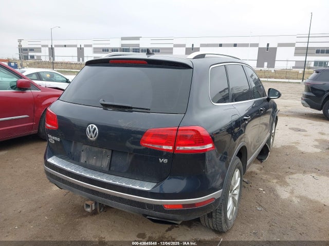 2015 VOLKSWAGEN TOUAREG WVGEF9BP3FD002261 Photo 3