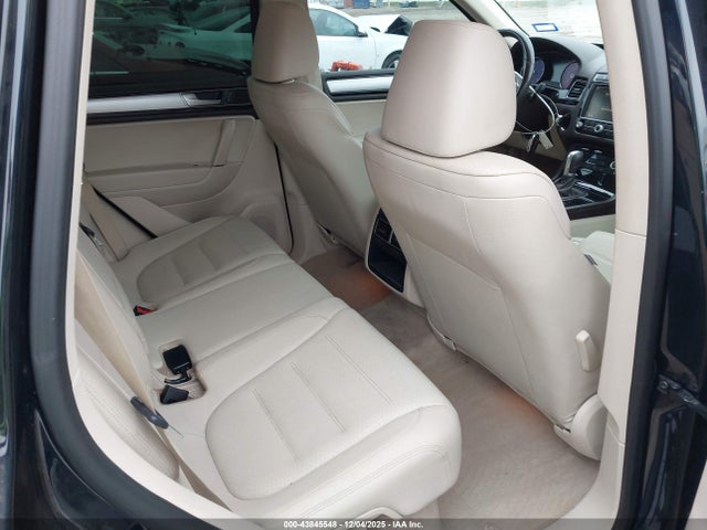2015 VOLKSWAGEN TOUAREG WVGEF9BP3FD002261 Photo 7